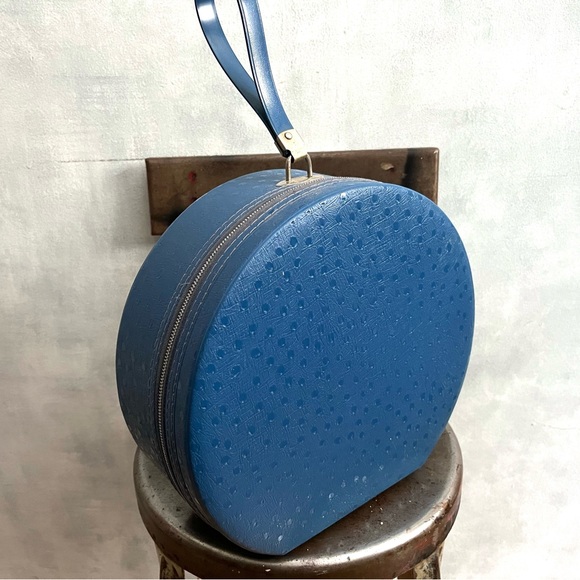 Vintage Handbags - Vintage Little Blue Travel Bag